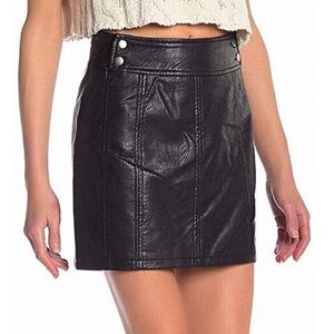 Free people retro body con faux leather skirt sz 4